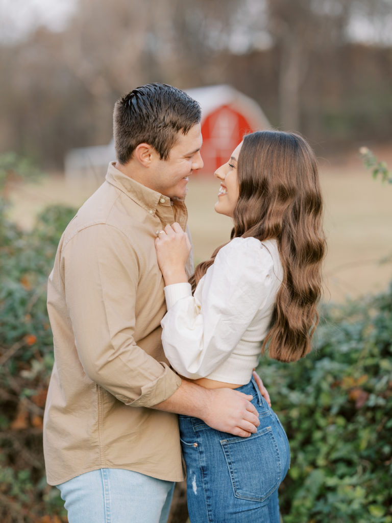 neutral style for engagement session, neutral outfit colors